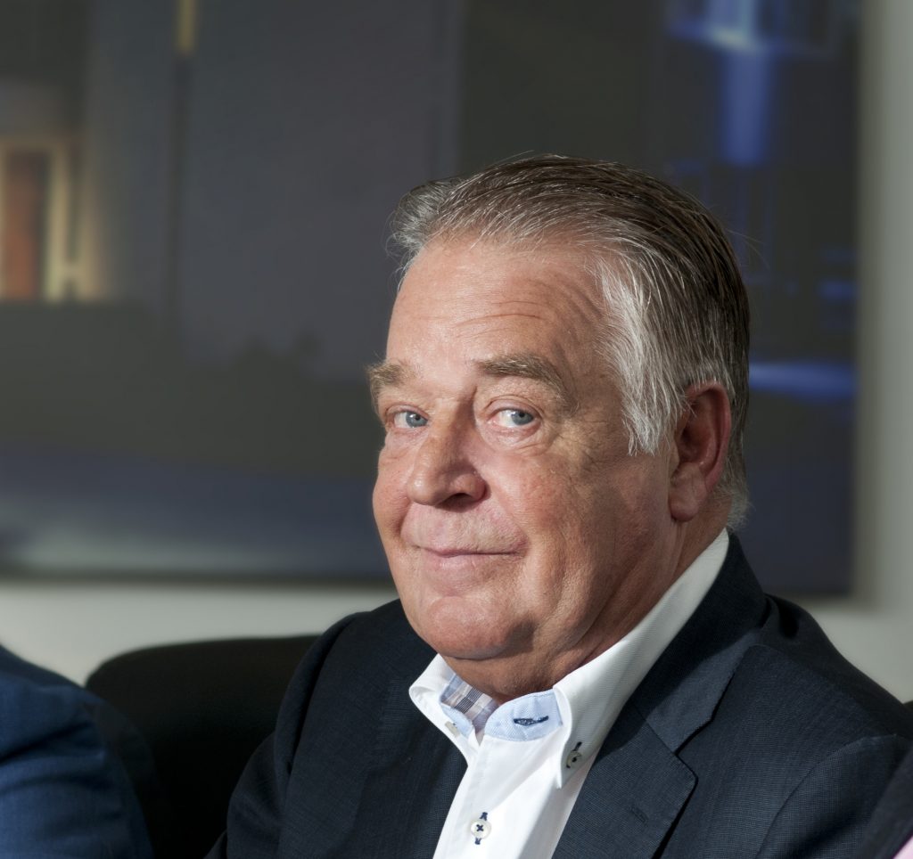 D&R in sole ownership founder Ron de Roo